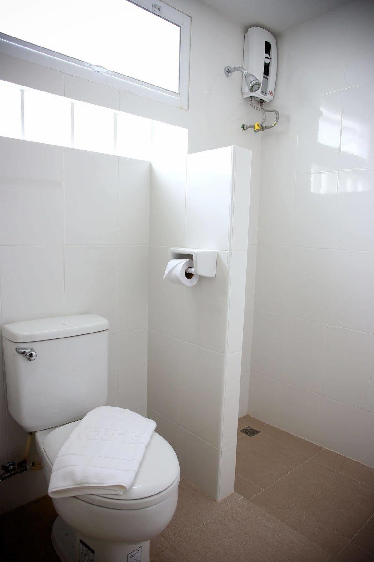 Sunshine Hostel Hua Hin Bagian luar foto